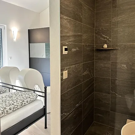 Holiday home Casa Makatea By Fewotessin Brione sopra Minusio